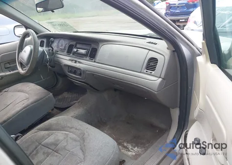 2000 Ford Crown Victoria Police Interceptor из США, поврежденный, VIN 2FAFP71W0YX183498